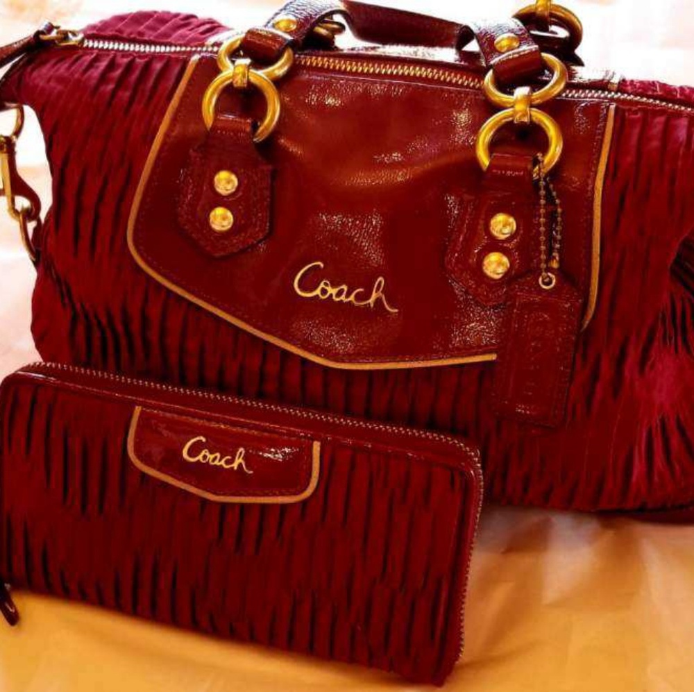 100% AUTHENTIC COACH Satchel & Wallet